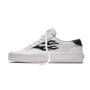 NWT Straye - Logan Black White Shoe - 13 M / 14.5 W